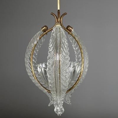 Lot 145 - 1950s ITALIAN BAROVIER & TOSO MURANO GLASS AND BRASS PENDANT LIGHT