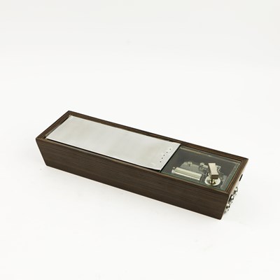 Lot 380 - A REFUGE 'VALSE D. CHOSTAKOVITCH' MUSICAL JEWELLERY BOX
