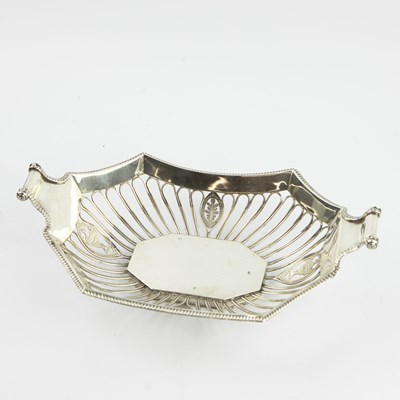 Lot 204 - A SILVER BREAD BASKET.