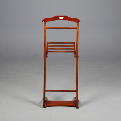 Lot 838 - STARBAY VALET STAND
