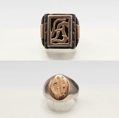 Lot 336 - TWO GENTS SIGNET RINGS