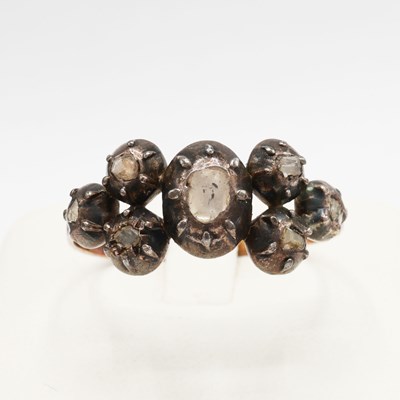 Lot 278 - AN EARLY YELLOW METAL DIAMOND DRESS RING