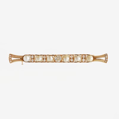 Lot 243 - A YELLOW METAL DIAMOND AND PEARL BAR BROOCH