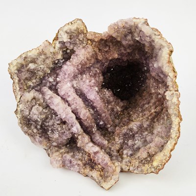 Lot 184 - AMETHYST GEODE