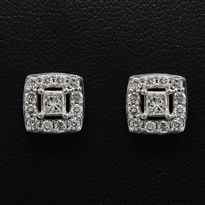 Lot 221 - A PAIR OF DIAMOND CLUSTER STUD EARRINGS