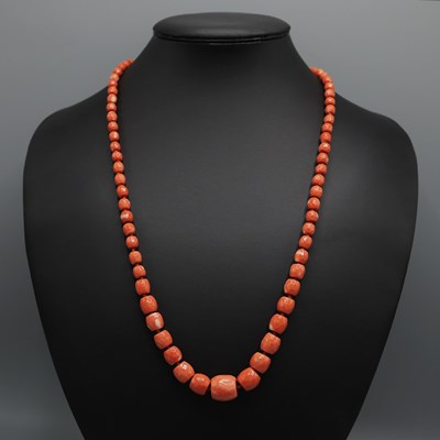 Lot 228 - A CORAL SINGLE STRAND NECKLACE