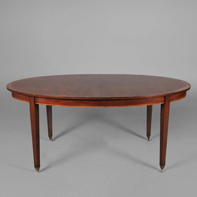 Lot 418 - EARLY 20TH CENTURY MAHOGANY DINING TABLE