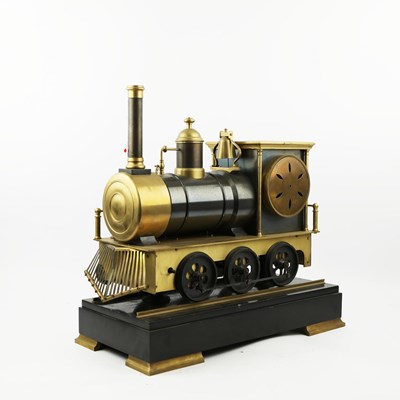 Lot 232 - TRAIN ENTHUSIAST'S STEAM TRAIN MANTLE CLOCK.