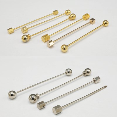 Lot 342 - A COLLECTION OF ASSORTED COLLAR PINS