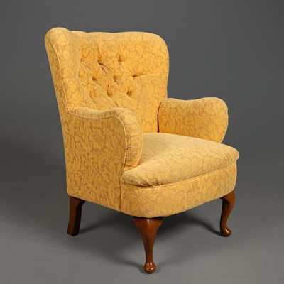Lot 774 - ARMCHAIR.