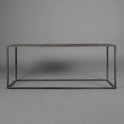 Lot 779 - GARDEN TABLE WITH A WOODEN TOP ON METAL BASE.