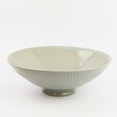 Lot 178 - ANDREW CROUCH MARCHES POTTERY BOWL