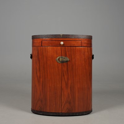 Lot 518 - STARBAY DESSING TABLE