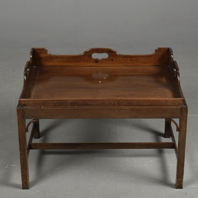 Lot 298 - TRAY LOW TABLE