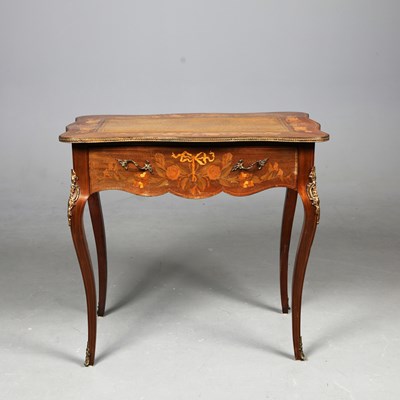 Lot 394 - ITALIAN STYLE WRITING TABLE