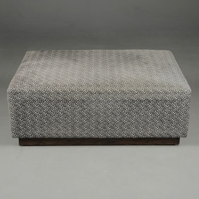 Lot 722 - OTTOMAN/FOOTSTOOL