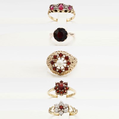 Lot 254 - A COLLECTION OF FIVE ASSORTED 9CT GOLD DRESS RINGS