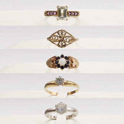 Lot 253 - A COLLECTION OF FIVE VARIOUS RINGS