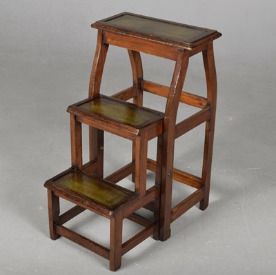 Lot 534 - LATE 19TH/EARLY 20TH CENTURY MAHOGANY FOLDWAY LIBRARY STEPS
