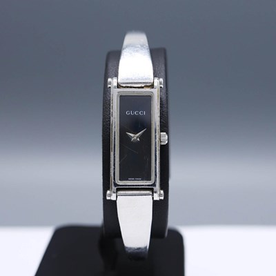 Lot 188 - A GUCCI LADIES STAINLESS STEEL WRISTWATCH.