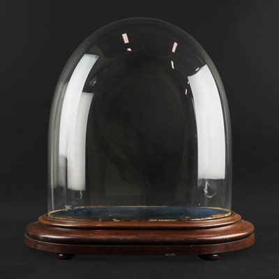 Lot 302 - A LARGE VICTORIAN MAHOGANY AND GLASS DOME