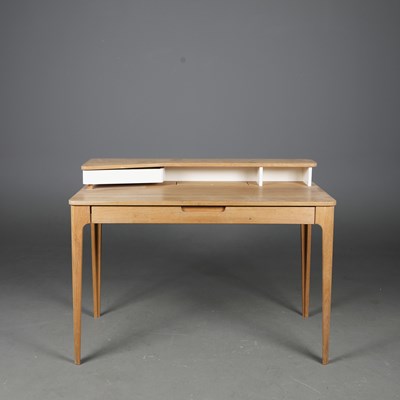 Lot 718 - COMPUTER DESK