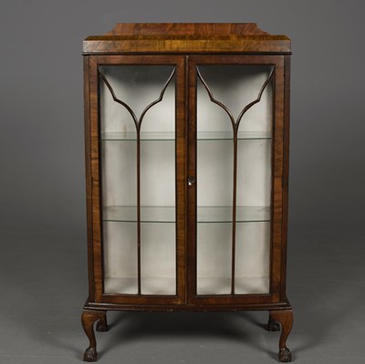 Lot 481 - DISPLAY CABINET