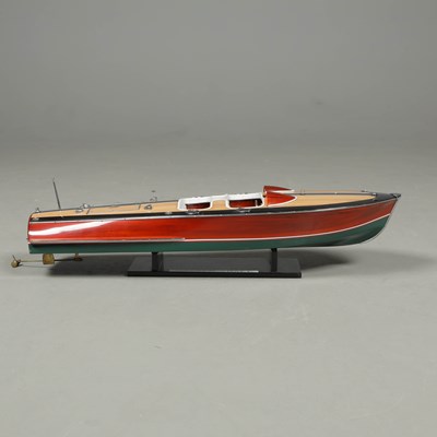 Lot 837 - SAETTA CLASSIC MODEL BOAT.
