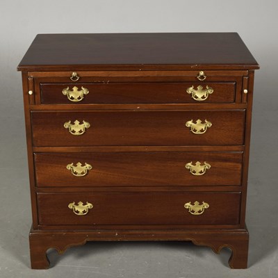 Lot 454 - AMERICAN GEORGIAN STYLE CHEST BY KITTINGER