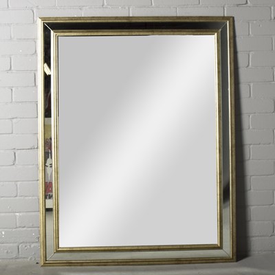 Lot 726 - WALL MIRROR