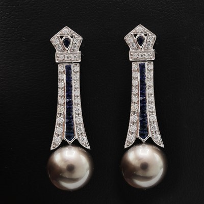 Lot 194 - A PAIR OF PEARL EARRINGS