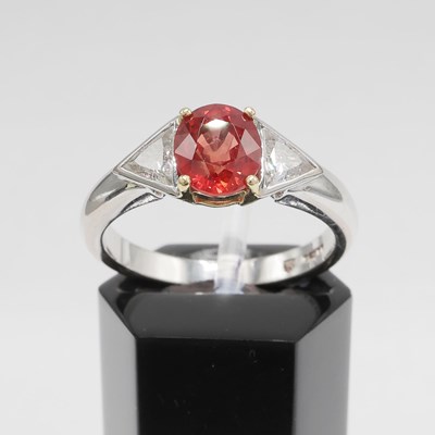 Lot 191 - 18CT GOLD SAPPHIRE RING