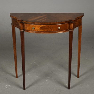 Lot 478 - GEORGIAN STYLE MAHOGANY HALL TABLE
