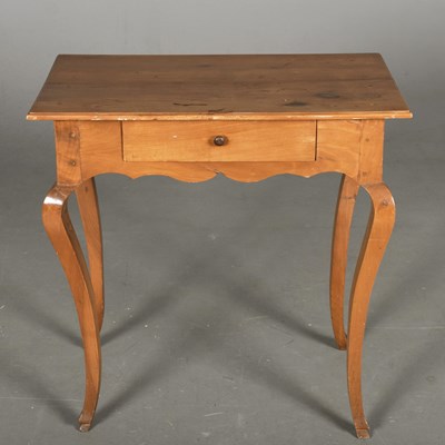 Lot 352 - SIDE TABLE OF COMPACT PROPORTIONS