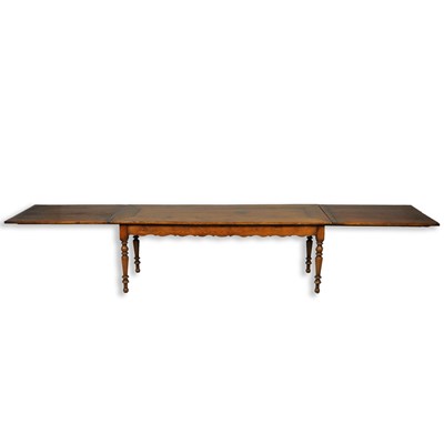 Lot 293 - AN OAK DRAW-LEAF DINING TABLE