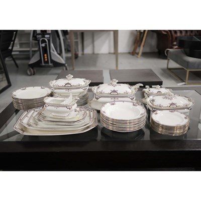 Lot 338 - A BURLEIGH WARE 'HAMILTON' PART DINNER SERVICE.