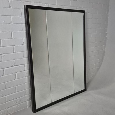 Lot 165 - WALL MIRROR.