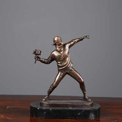 Lot 202 - CONTEMPORARY SCHOOL SCULPTURAL STUDY OF MAN THROWING FLOWERS.