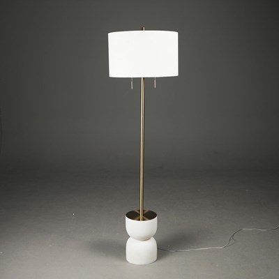 Lot 371 - FLOOR LAMP.