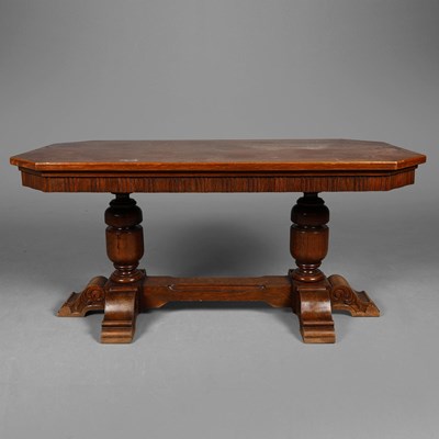 Lot 378 - DINING TABLE, OAK.