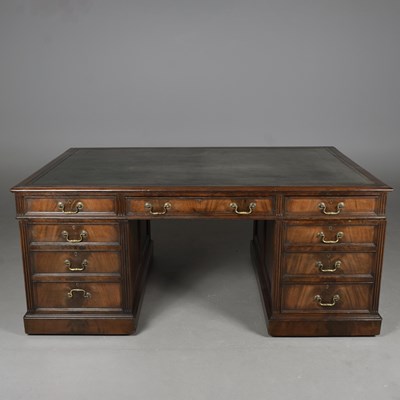 Lot 292 - PEDESTAL DESK