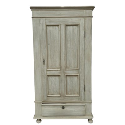 Lot 319 - ARMOIRE