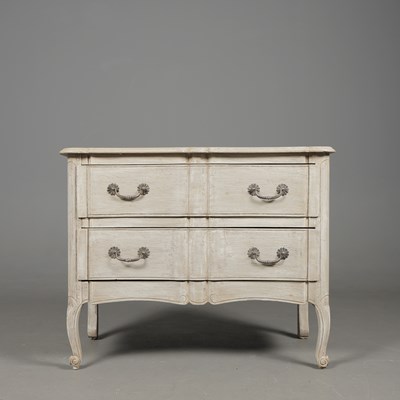 Lot 359 - CHEST