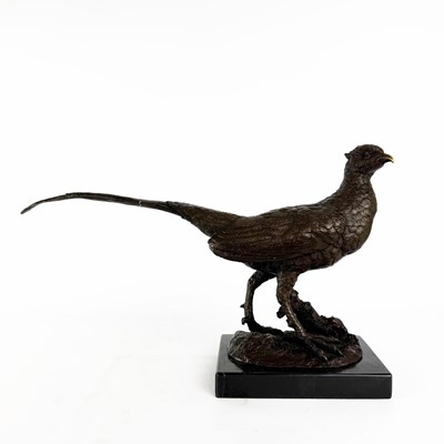 Lot 403 - CONTEMPORARY SCHOOL SCULPTURAL STUDY OF A PHEASANT.