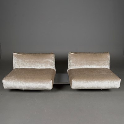 Lot 264 - SOFA / CONJOINED CHAIRS.