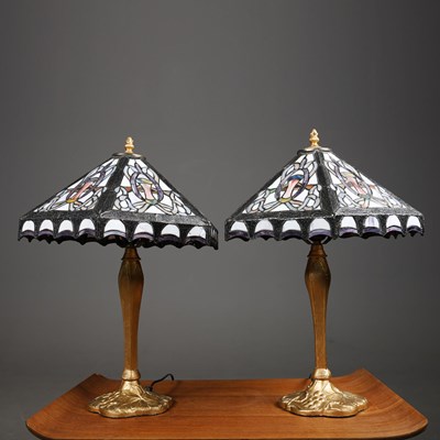 Lot 178 - TIFFANY STYLE TABLE LAMPS, A PAIR.