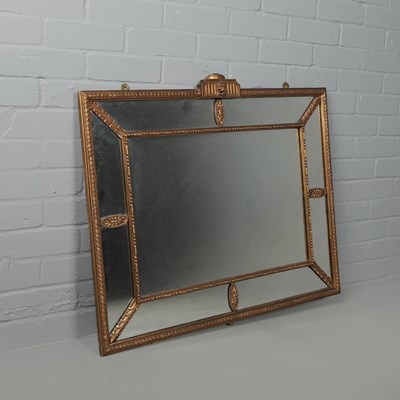 Lot 173 - EARLY 20TH CENTURY GILTWOOD AND GESSO WALL MIRROR.