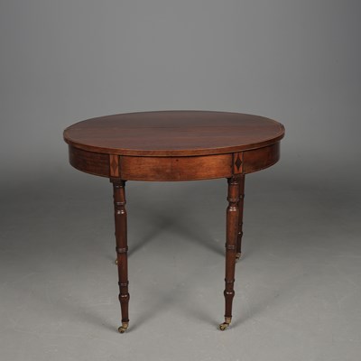 Lot 434 - A GEORGIAN MAHOGANY TEA TABLE.