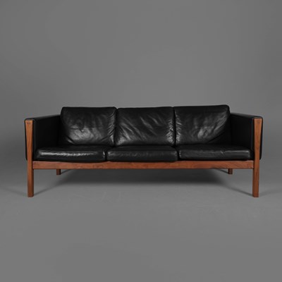 Lot 5 - HANS WEGNER CH163 SOFA FOR CARL HANSEN.