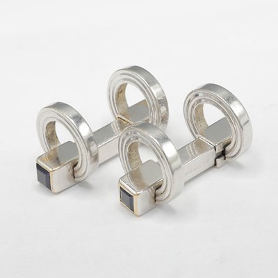 Lot 233 - A PAIR OF 18CT WHITE GOLD CUFFLINKS